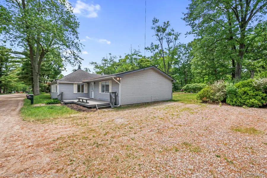 2374 Lakena RD, West Bloomfield, MI 48324 - #2