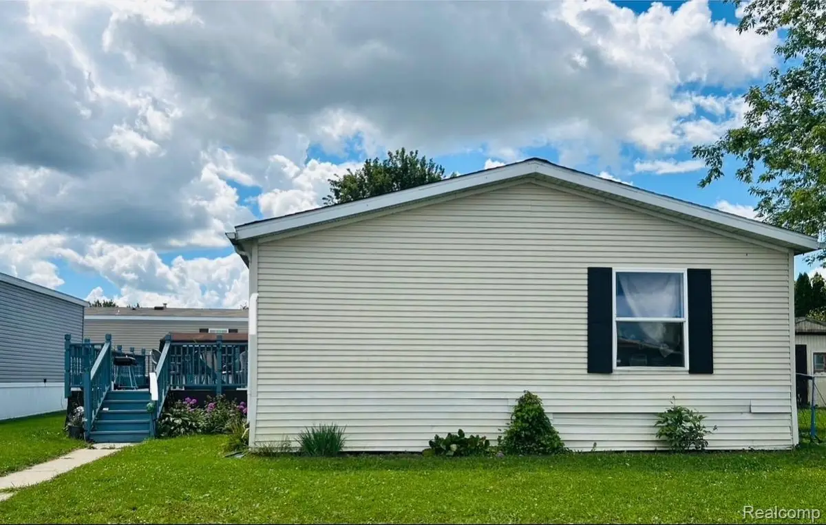 39141 Brooks ST, New Boston, MI 48164 - #1