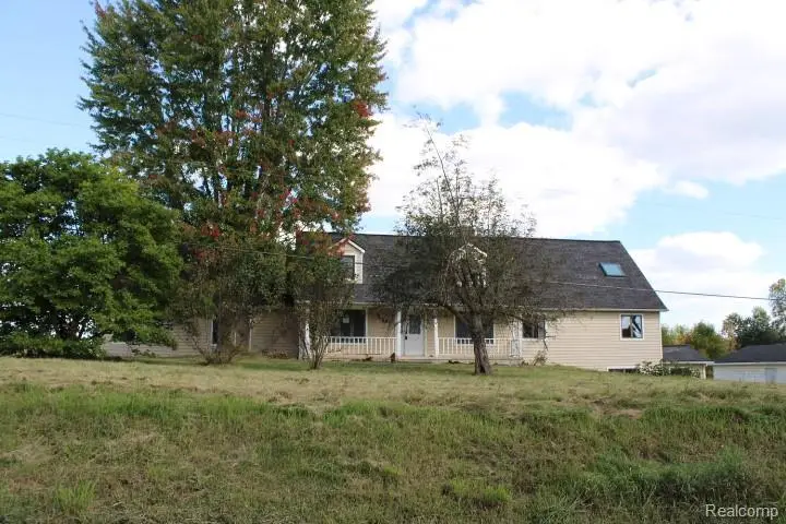 1300 Connell RD, Ortonville, MI 48462 - #2