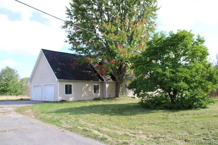 1300 Connell RD, Ortonville, MI 48462 - #3
