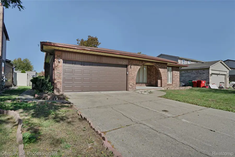 16129 Cambell DR, Macomb, MI 48044 - #3
