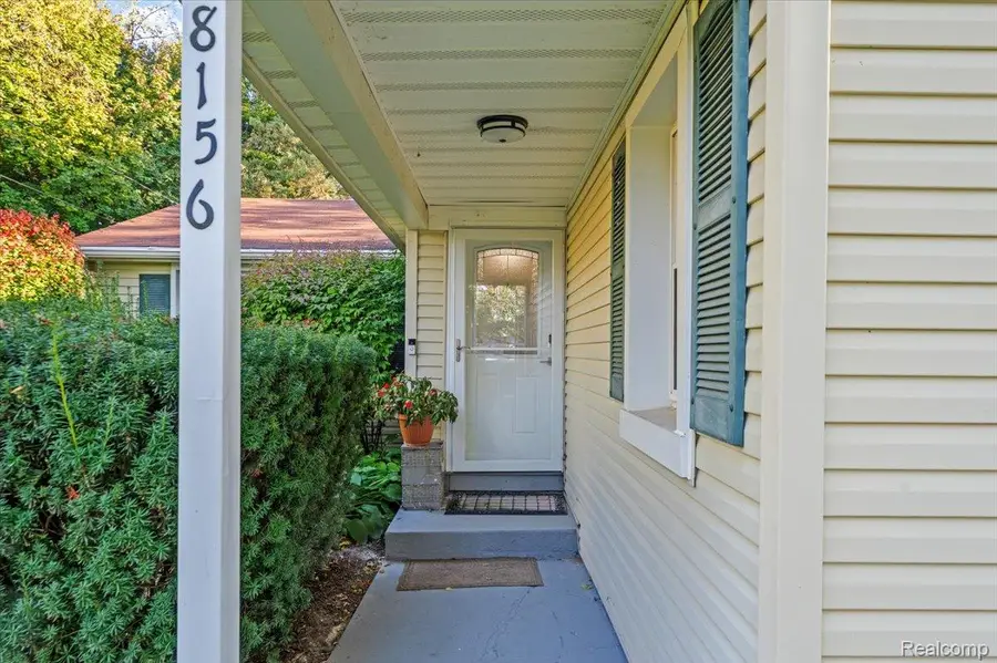 8156 Mario ST, Commerce Township, MI 48382 - #3