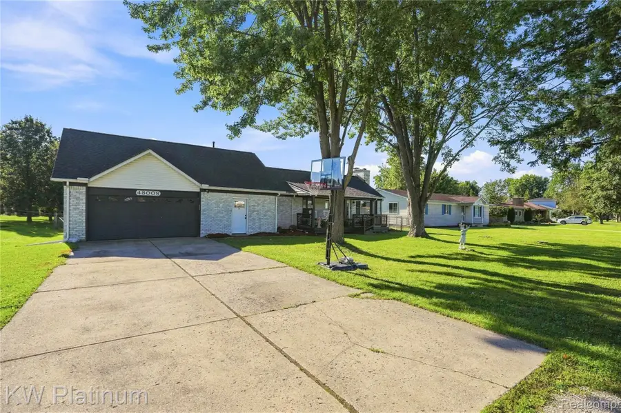 48008 Forbes DR, Chesterfield, MI 48047 - #2