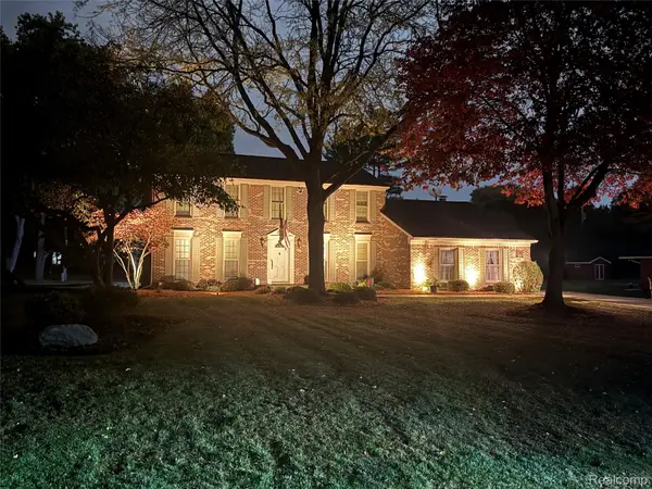 31770 Staman CIR, FarmingtonHills, MI 48336