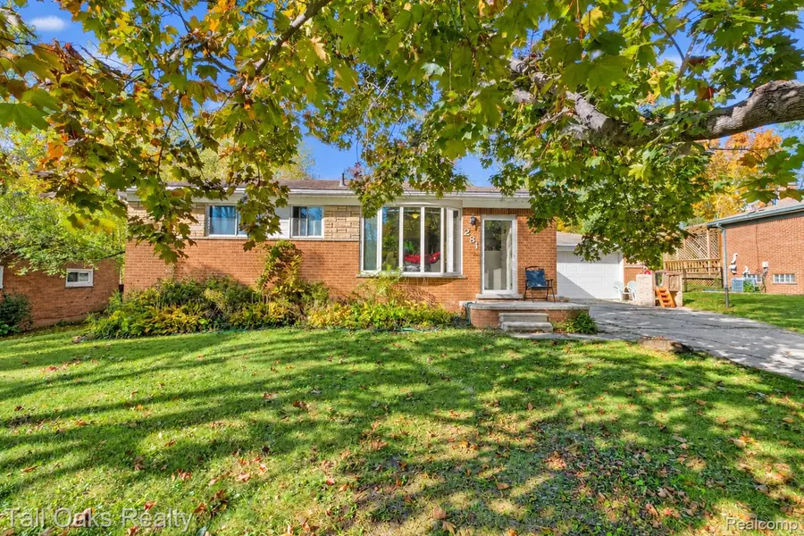 281 Lorberta LN, Waterford, MI 48328 - #2