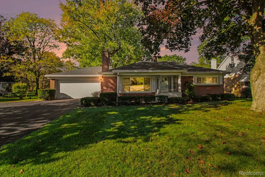 16795 Inkster RD, Livonia, MI 48154 - #2