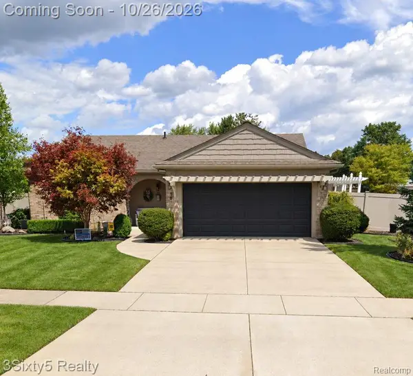 19613 Dawnshire DR, Brownstown, MI 48193