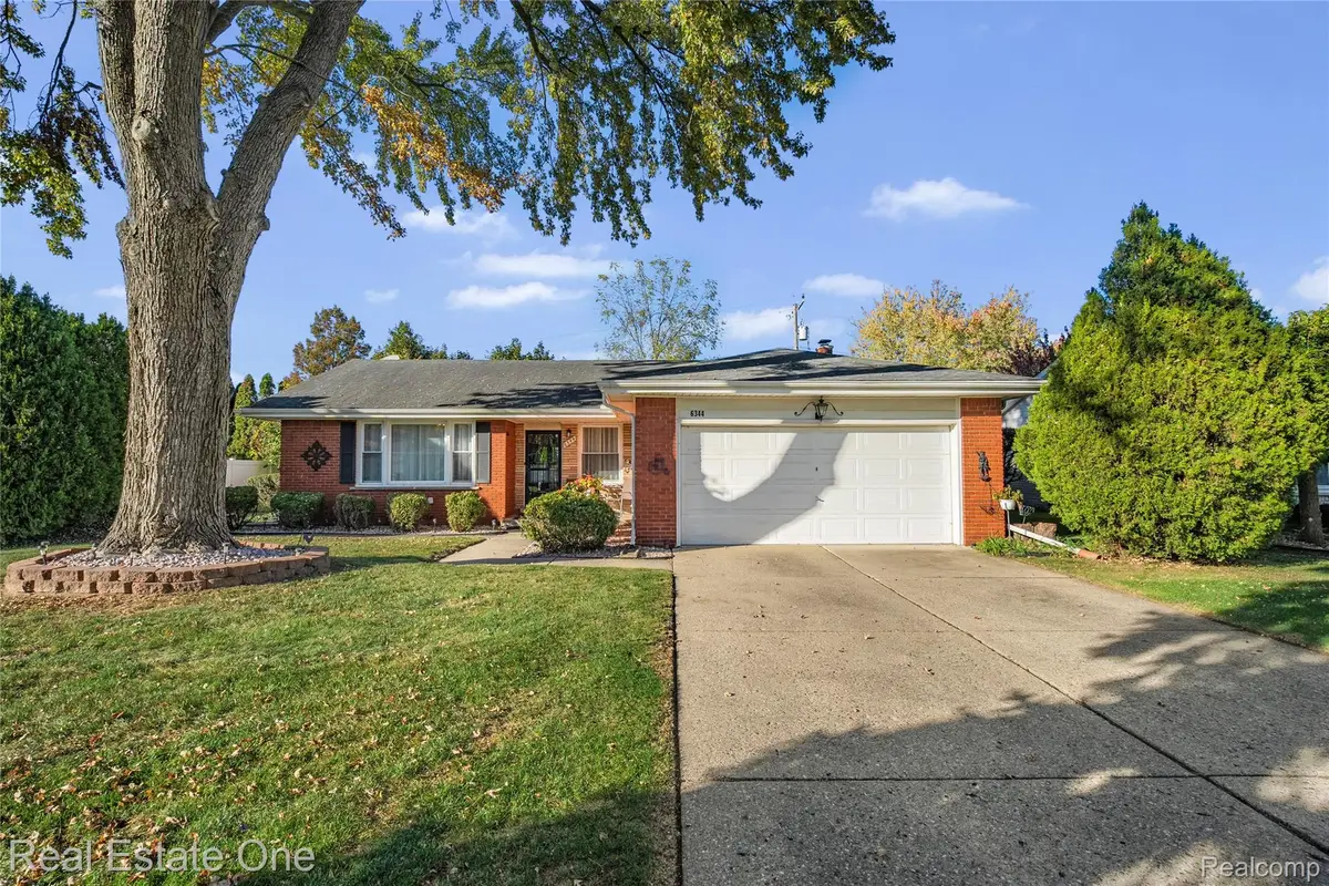 6344 Campus DR, Dearborn Heights, MI 48127 - #1
