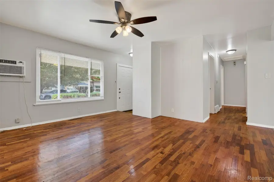 4509 Cheyenne AVE, Flint, MI 48507 - #2