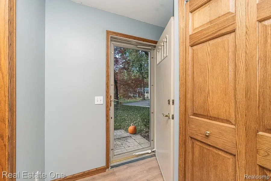 4981 Iroquois BLVD, Clarkston, MI 48348 - #2