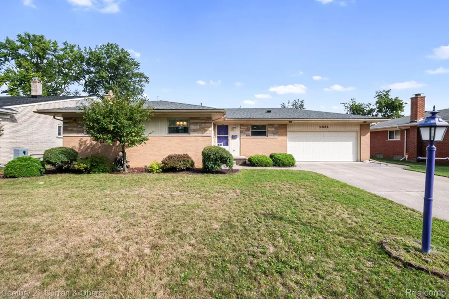 30222 Buckingham ST, Livonia, MI 48154 - #2