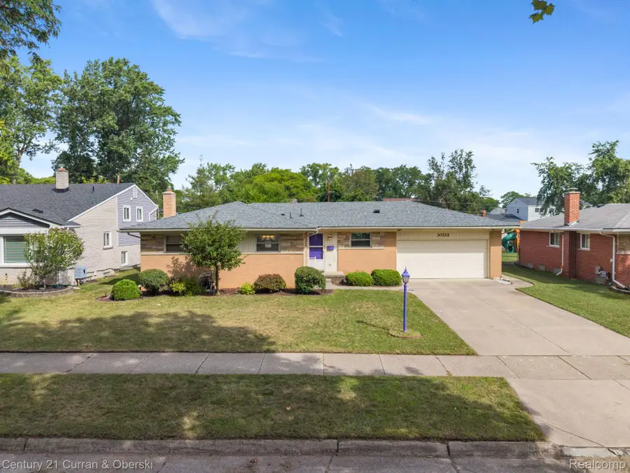 30222 Buckingham ST, Livonia, MI 48154 - #3