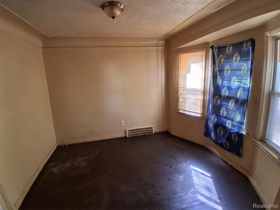 18280 Heyden ST, Detroit, MI 48219 - #3
