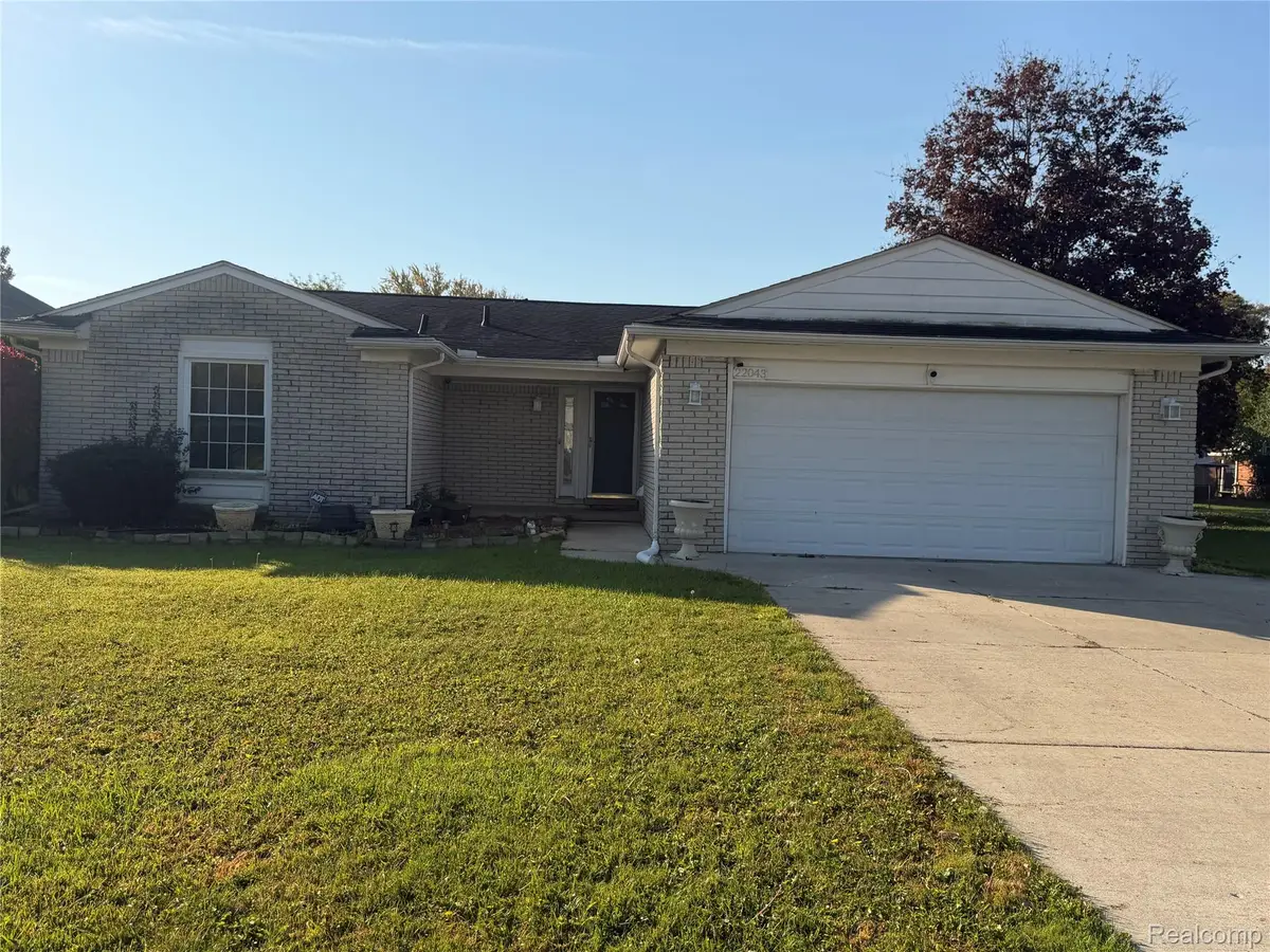 22043 Hallcroft LN, Southfield, MI 48034 - #1