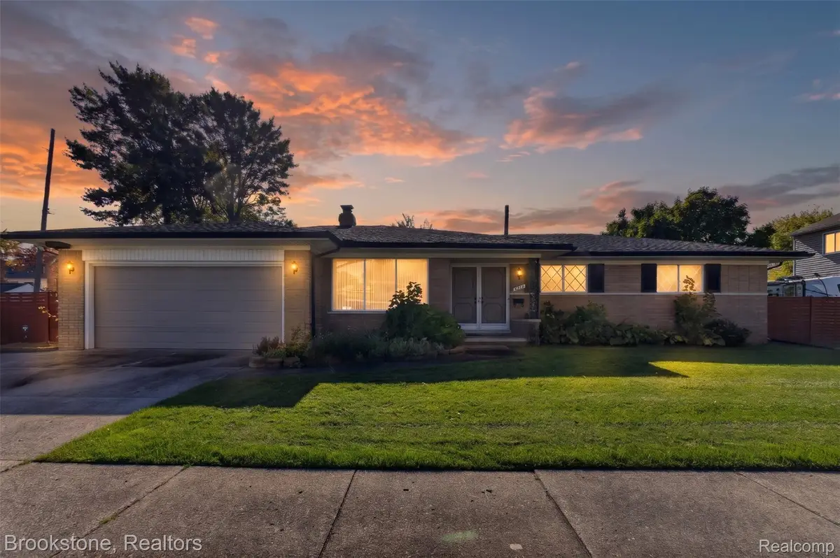 22320 Lakeshire ST, Saint Clair Shores, MI 48081 - #1