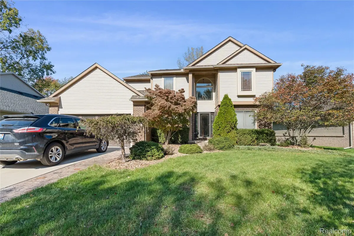 30148 Willow Springs RD, Flat Rock, MI 48134 - #1