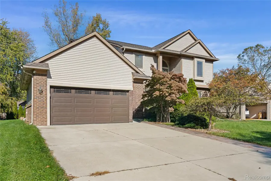 30148 Willow Springs RD, Flat Rock, MI 48134 - #2