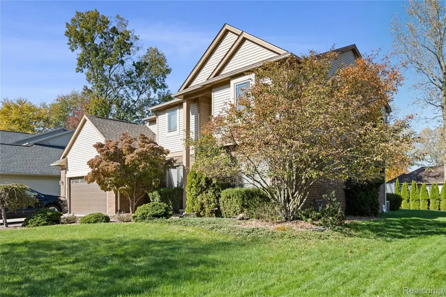 30148 Willow Springs RD, Flat Rock, MI 48134 - #3