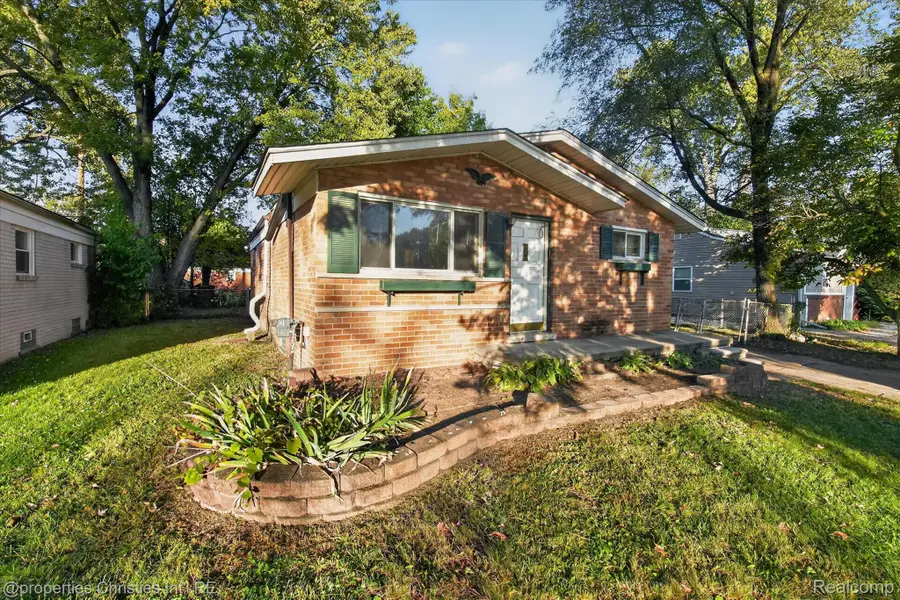 19189 Inkster RD, Livonia, MI 48152 - #2