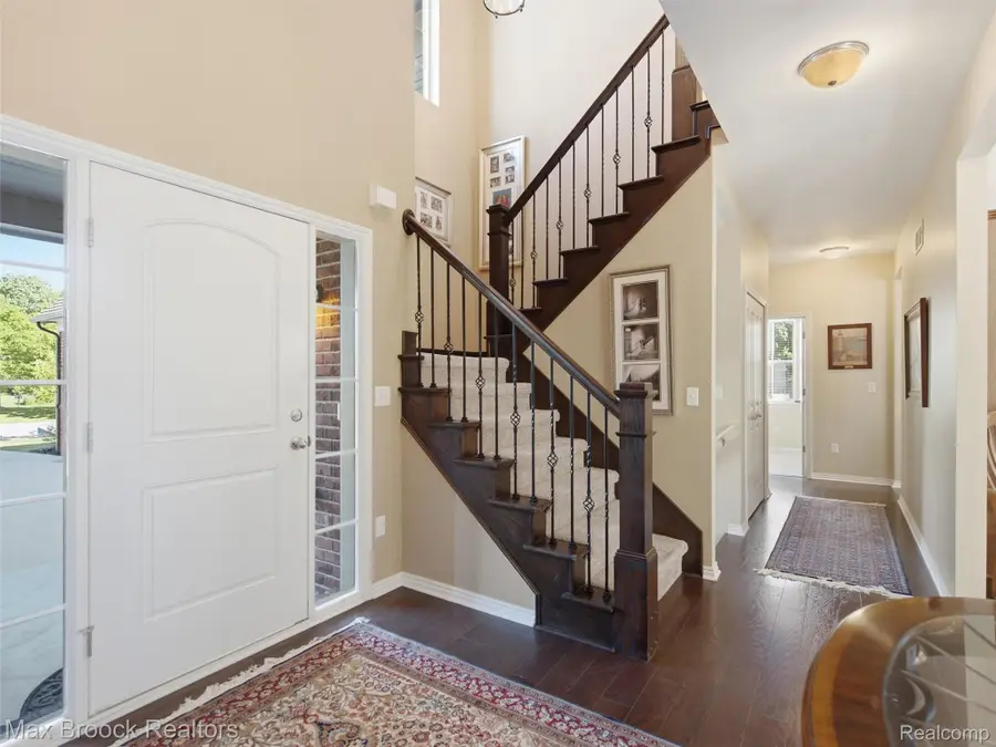 583 Birchcrest CT, Oakland, MI 48363 - #2
