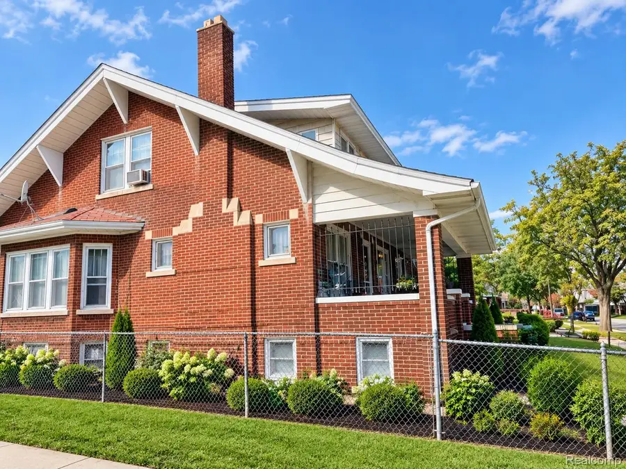 21003 Albany AVE, Warren, MI 48091 - #3