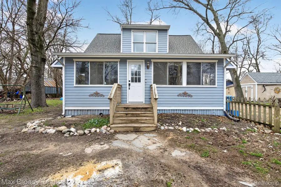 9024 MANDON RD, White Lake, MI 48386 - #2