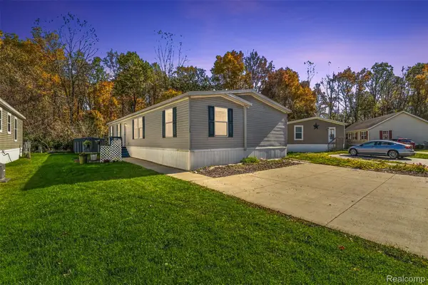 165 Apollo CIR, Flushing, MI 48433