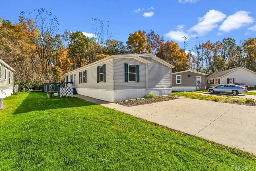 165 Apollo CIR, Flushing, MI 48433 - #2