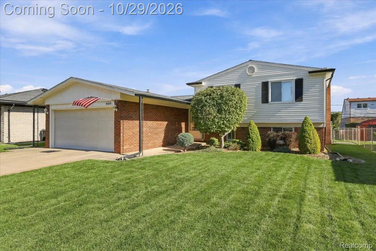 36850 Myra CT, Sterling Heights, MI 48312 - #1