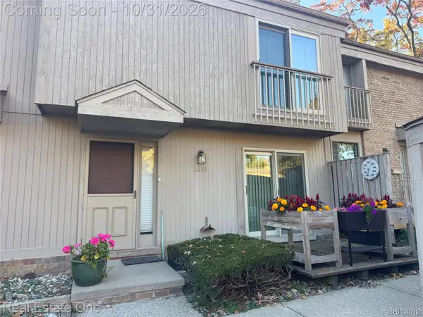 1465 Oakbrook E, RochesterHills, MI 48307