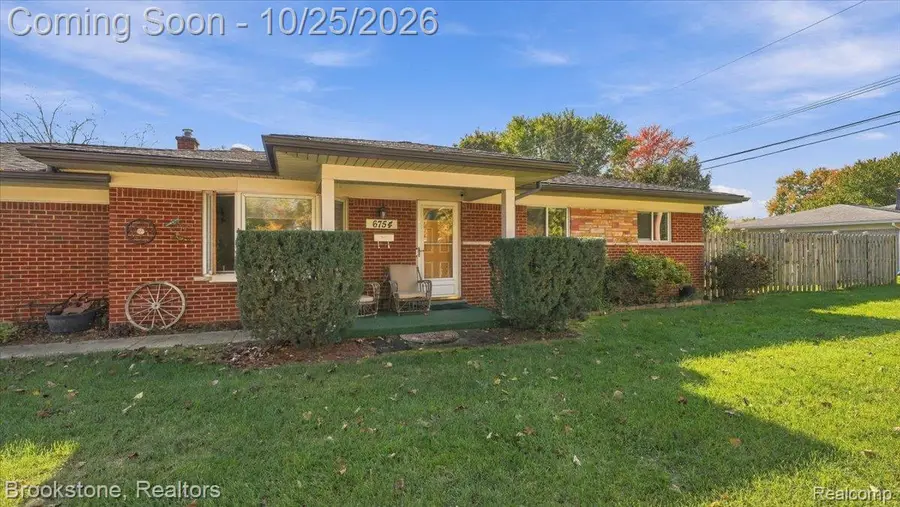 6754 Olen ST, Shelby, MI 48317 - #2