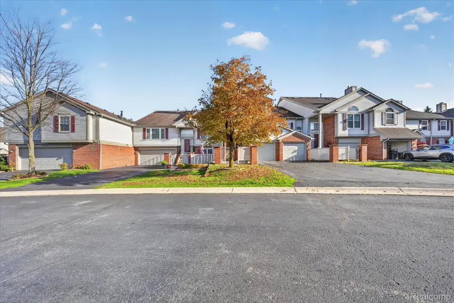 49846 Pointe XING, Plymouth, MI 48170 - #3