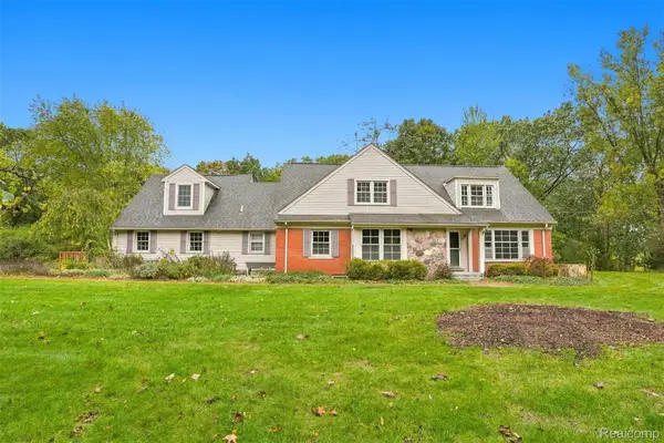 6022 Orion RD, RochesterHills, MI 48306