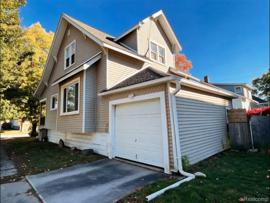 1501 15th ST, Port Huron, MI 48060 - #2