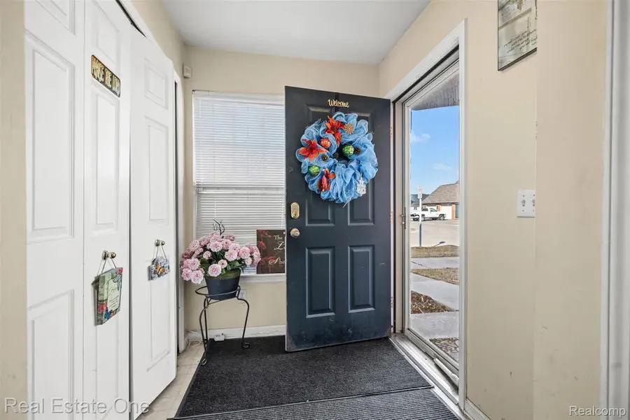 21628 Majestic DR, Trenton, MI 48183 - #3