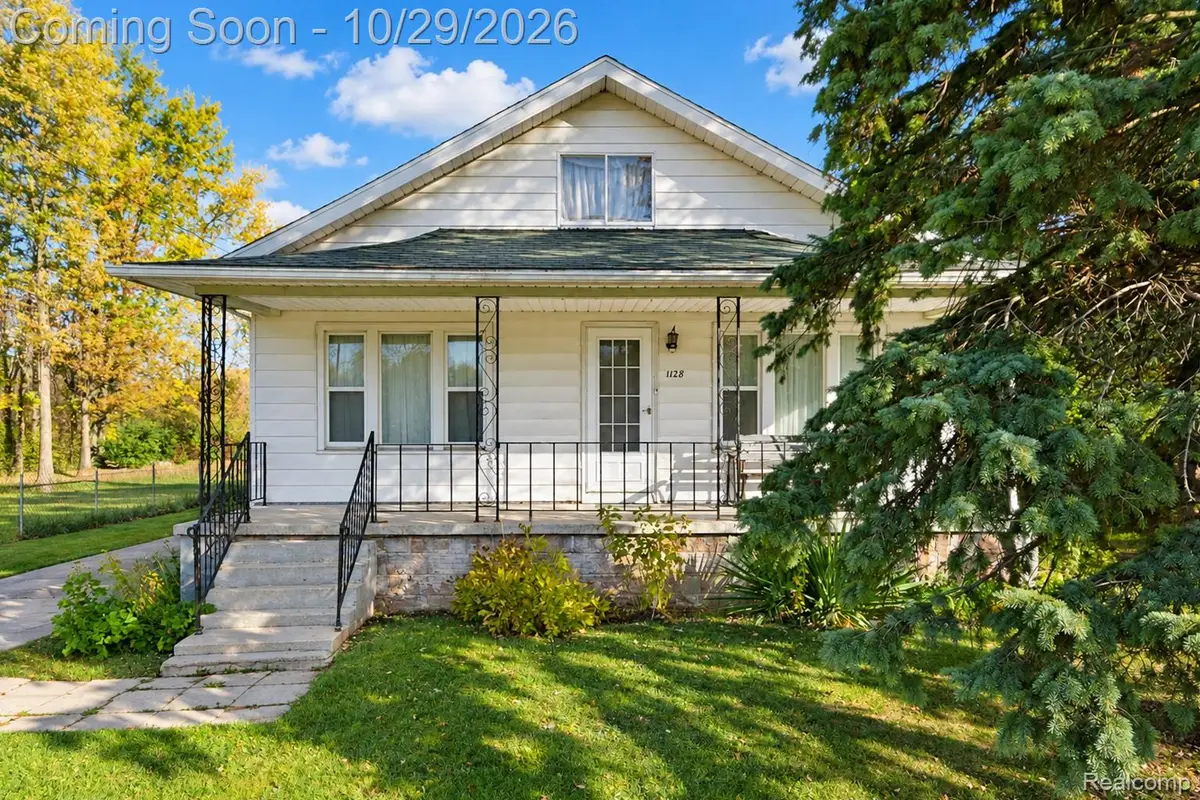 1128 W Stanley RD, Mount Morris, MI 48458 - #1