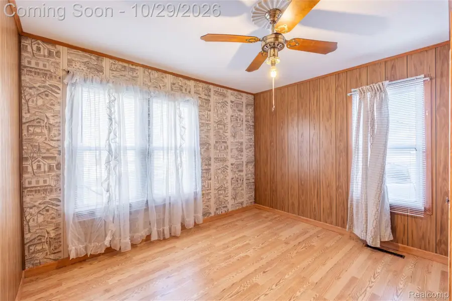 1128 W Stanley RD, Mount Morris, MI 48458 - #3