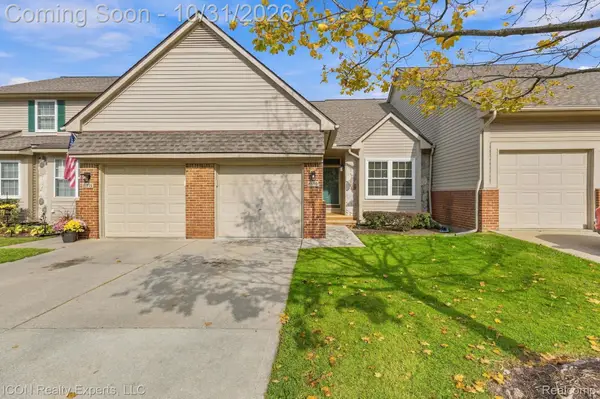 41772 Independence DR, Novi, MI 48377