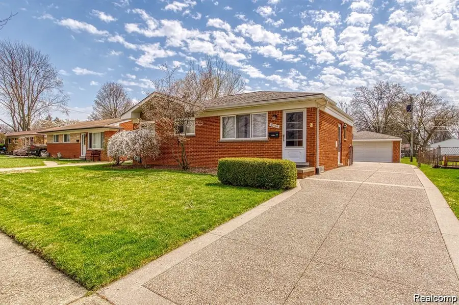 13194 Burgundy AVE, Warren, MI 48089 - #2