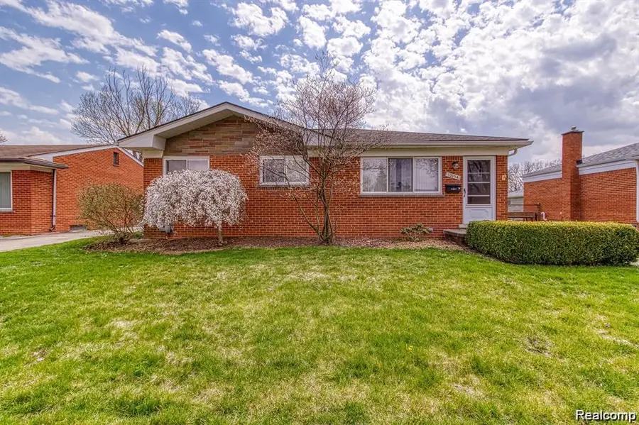 13194 Burgundy AVE, Warren, MI 48089 - #3