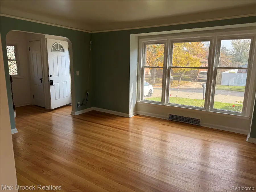 23021 Tulane AVE, Farmington Hills, MI 48336 - #2