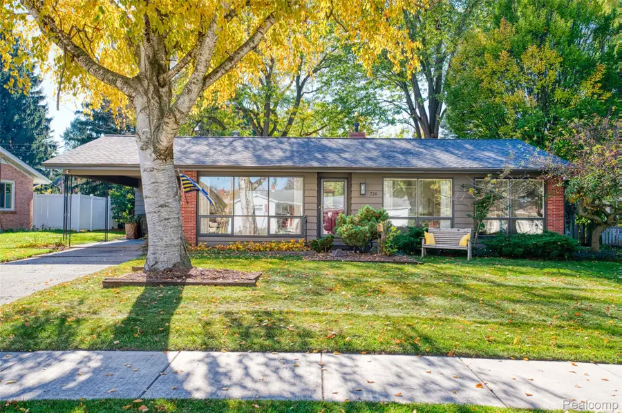 726 Devonshire RD, Fowlerville, MI 48836 - #3