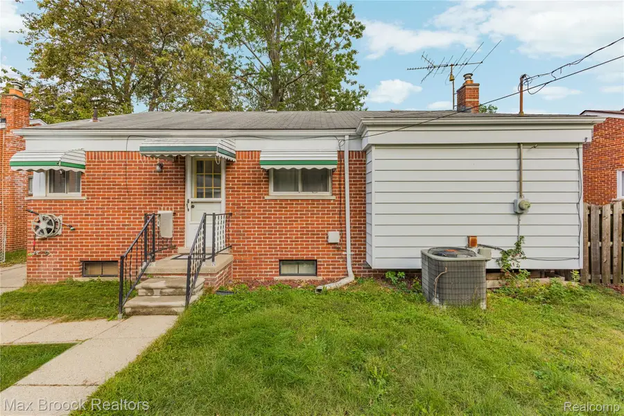 9055 Columbia, Redford, MI 48239 - #3