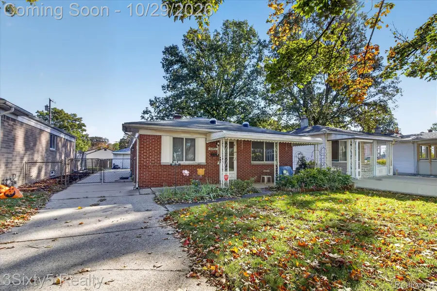4495 Croissant ST, Dearborn Heights, MI 48125 - #2