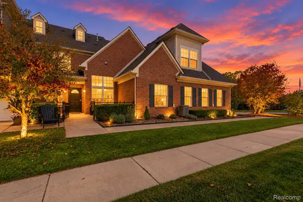 7813 Ambassador DR, ShelbyTwp, MI 48316