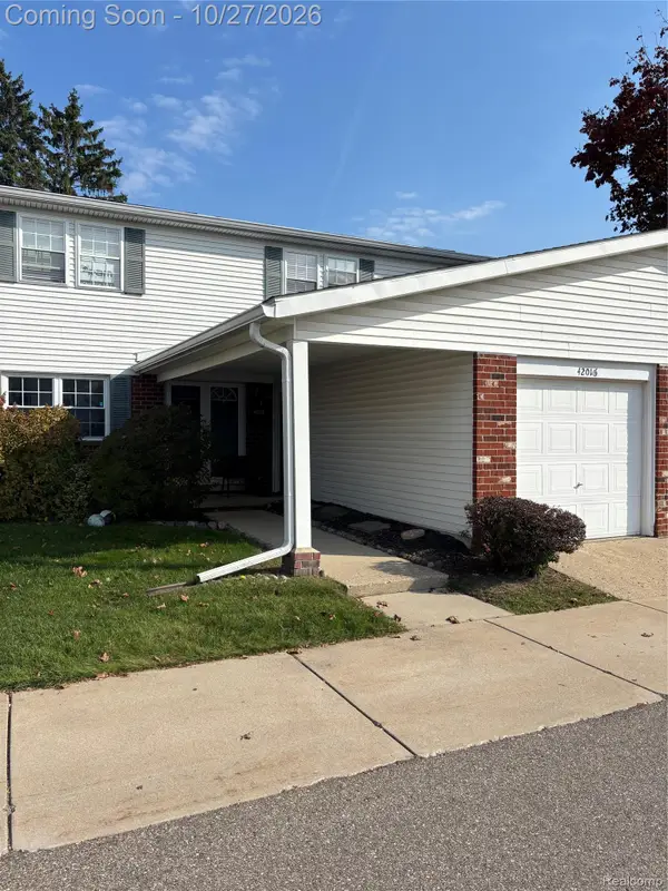 42016 Queen Anne CT, Northville, MI 48167