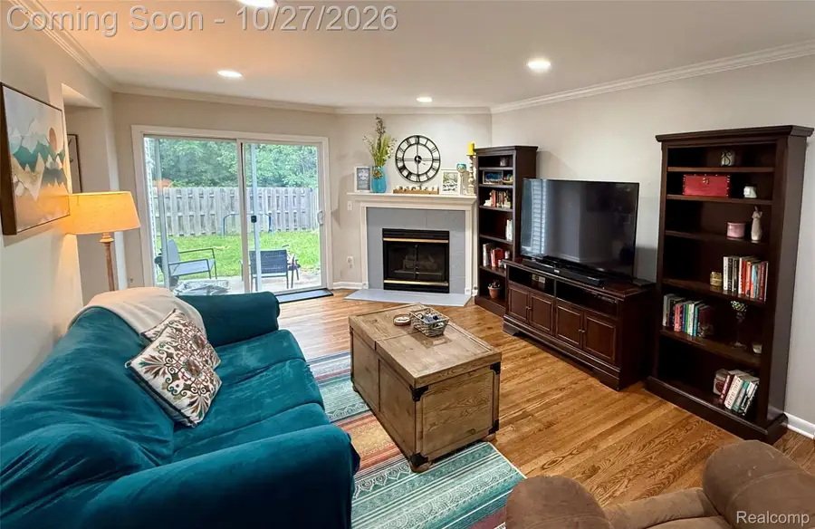 42016 Queen Anne CT, Northville, MI 48167 - #3