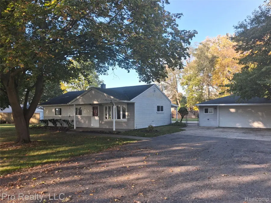 2557 Hearthside DR, Ypsilanti, MI 48198 - #3
