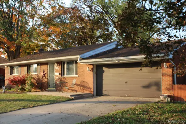 30606 Pierce ST, GardenCity, MI 48135