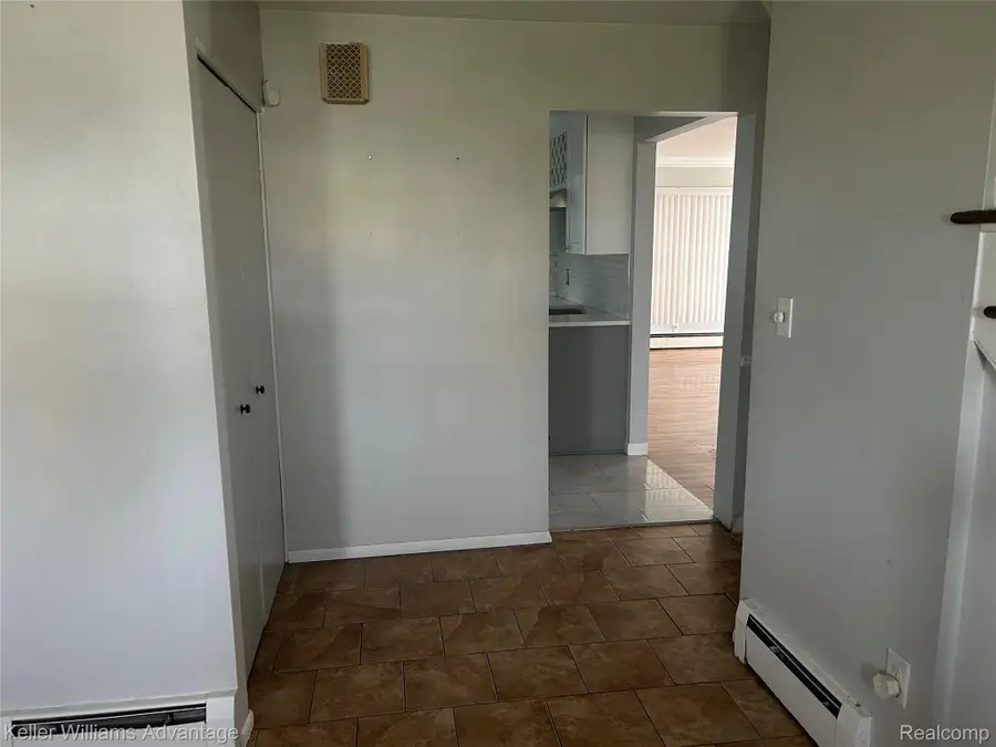 29232 Lorraine CT, Warren, MI 48093 - #2